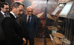 Fahrettin Altun, Allahaısmarladık Çanakkale Zaferi Sergisi’ni gezdi